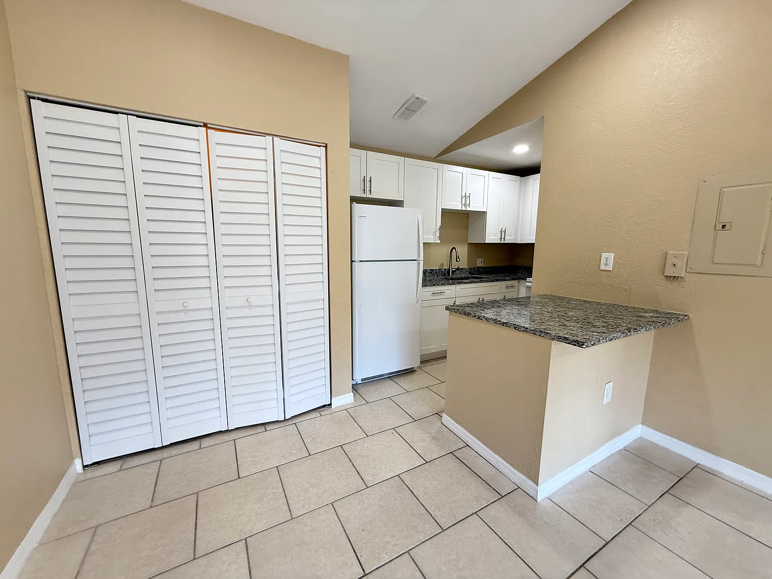 1 bed, 554 sqft, $1,375 — Photo 2