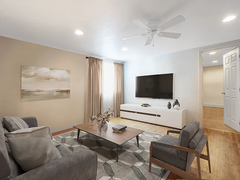 124 W College St #B — Photo 3