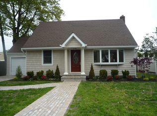 2392 Fish Ave, Bellmore, NY 11710