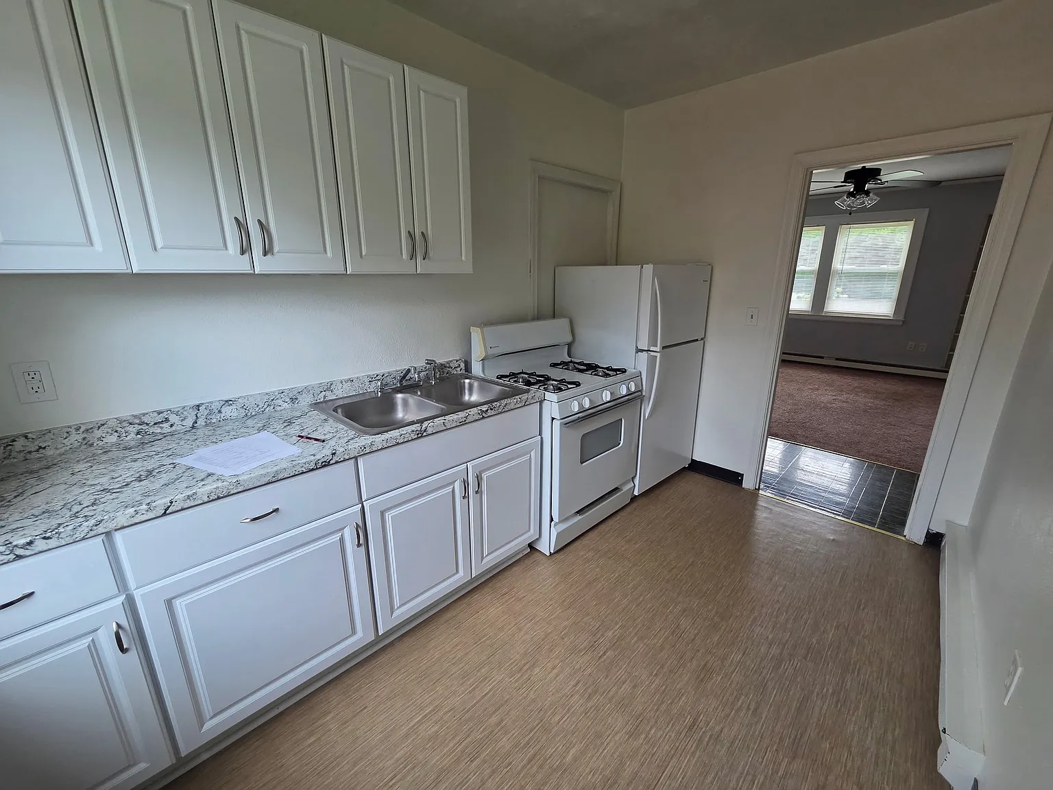 1676 S Sycamore St — Photo 4