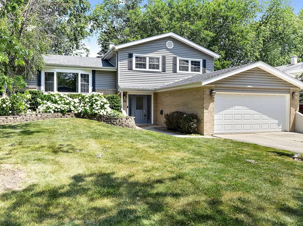 1026 Tamarack Dr, Darien, IL 60561