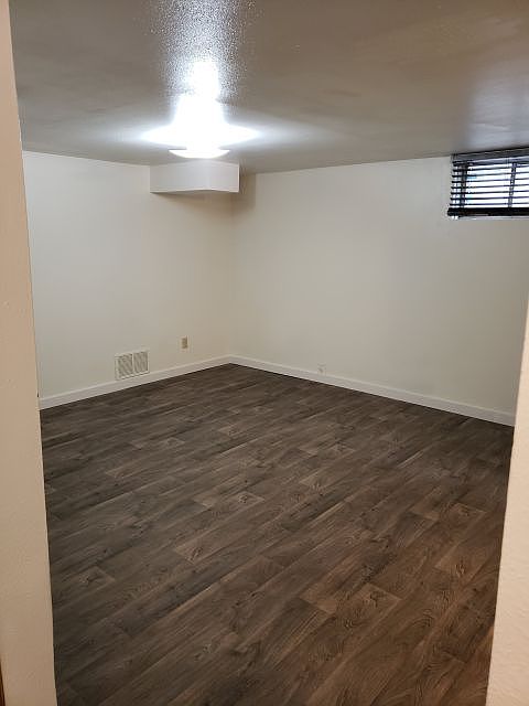 1st image of 354 1/2 Foster Ln
