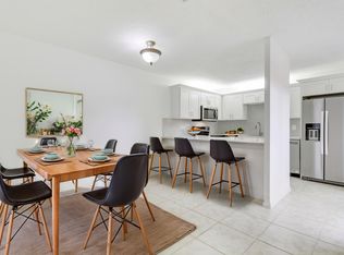 523 Springdale Cir, Palm Springs, FL 33461