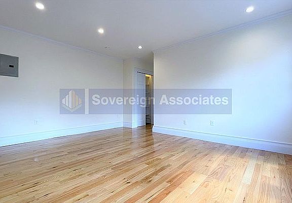 4th image of 295 Convent Ave #52A