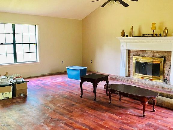 5th image of 25 Dusty Rose Ln