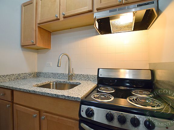 5th image of 1456-1460 W Fargo Ave #1456-203