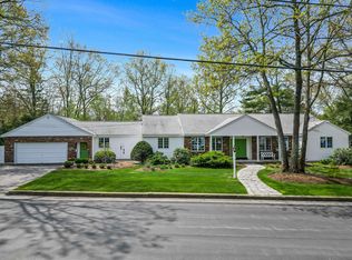 92 Highcrest Rd, Manchester, NH 03104