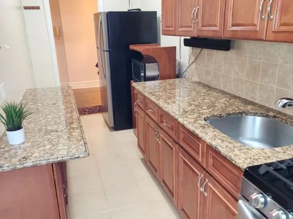 3220 Avenue H image 5 of 13