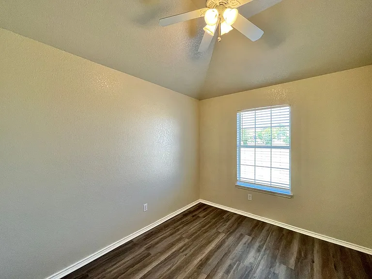 3402 Caprock Cir — Photo 17