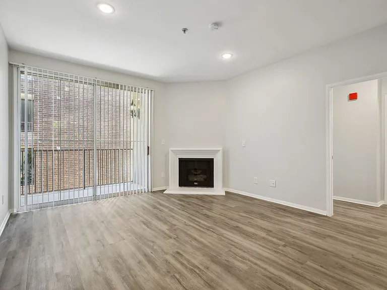 2245 Beverly Glen — Photo 34