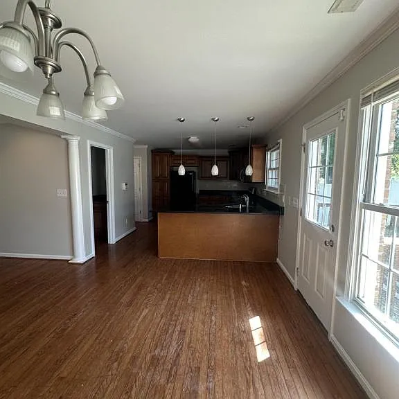 599 S Atcher St — Photo 2