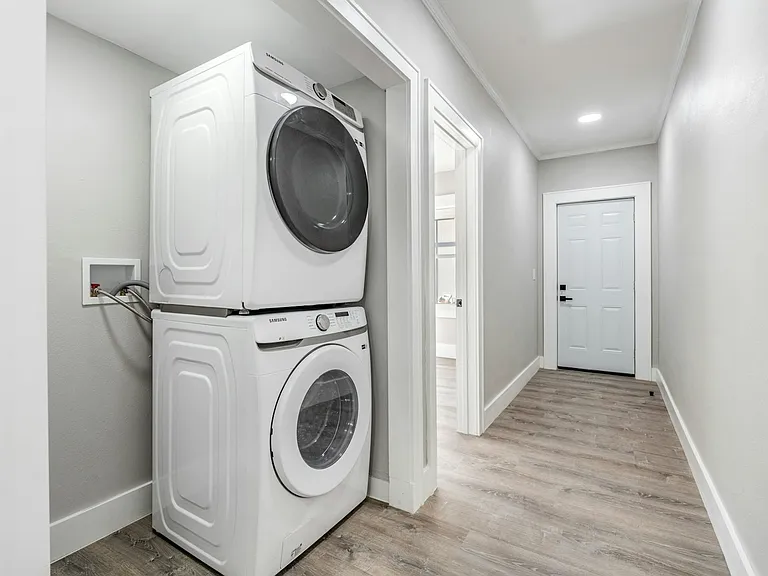 186 22nd Ave N #1 — Photo 18