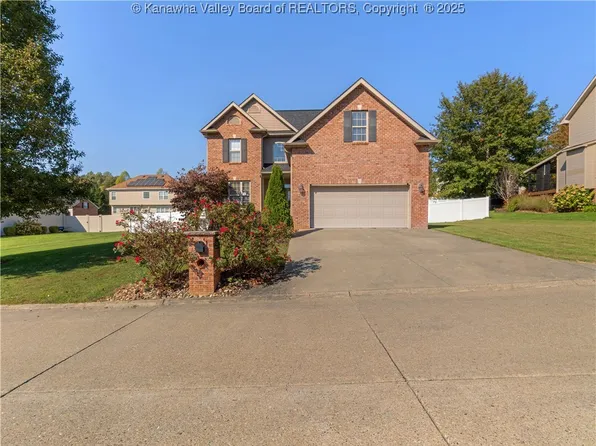 4063 Farmington Dr, Hurricane, WV 25526
