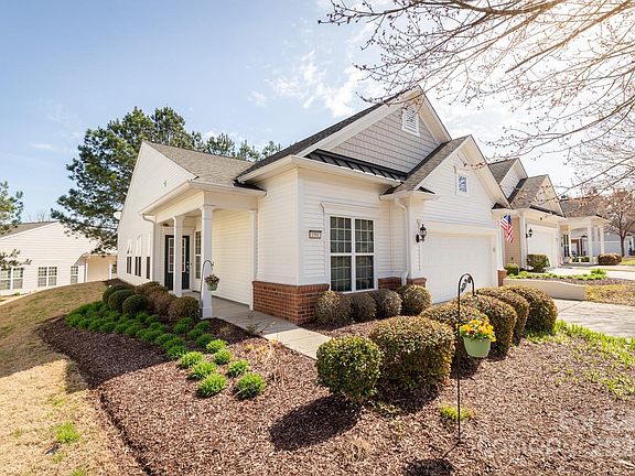 2nd image of 1581 River Bend Blvd