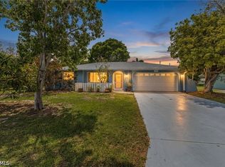 5240 Versaille Ct, Cape Coral, FL 33904