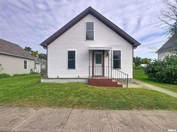 205 3rd St, Sherrard, IL 61281
