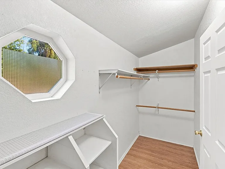 1715 W 1st Ave — Photo 12