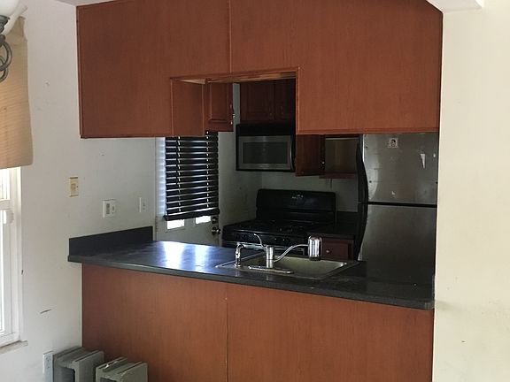 4th image of 901-911 Ann Ave #901