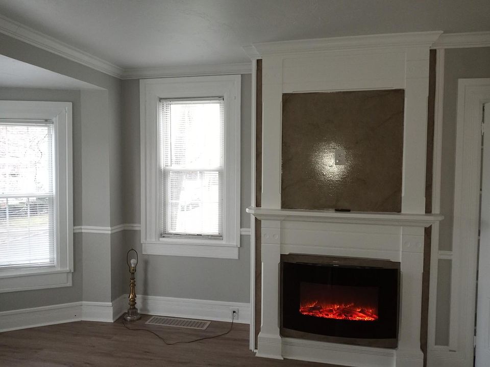 Living room with fireplace