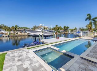 1467 52nd Ave NE, Saint Petersburg, FL 33703