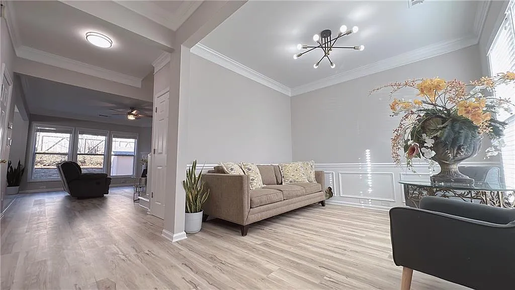 4 bed, 2.5 bath, 2165 sqft, $2,800 — Photo 3