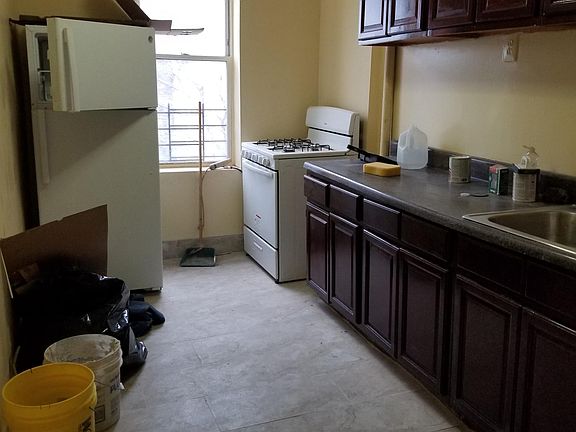 3rd image of 1534 Longfellow Ave