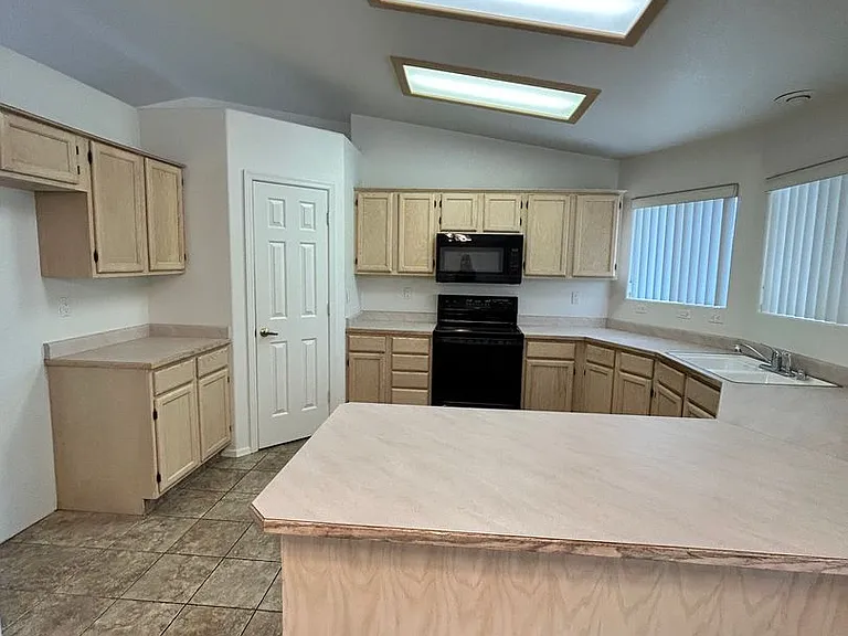 3535 Chemehuevi Blvd — Photo 6