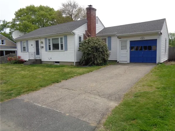 61 Byron Ave E, Rumford, RI 02916