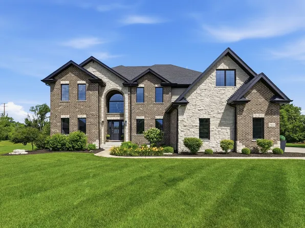 7812 Northwoods Dr, Frankfort, IL 60423
