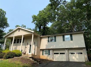 25 Hickory Rd, Carlisle, PA 17015