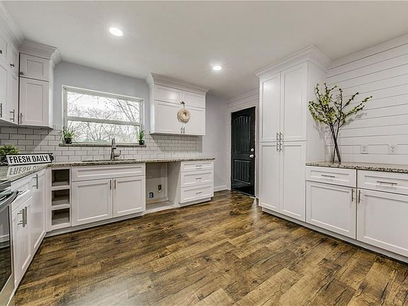 3rd image of 9730 La Bett Dr