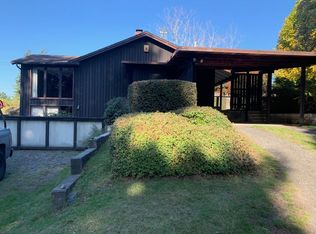 1884 Golf Course Rd, Bayside, CA 95524