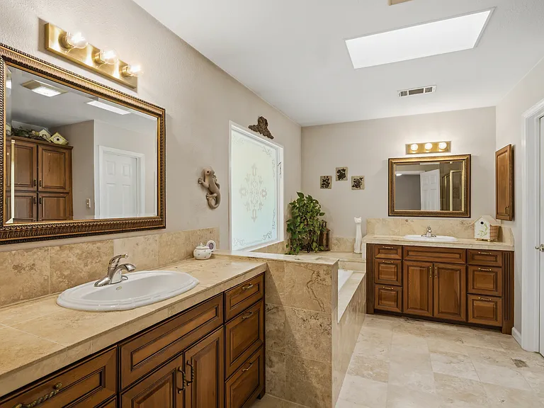 265 E Dove Rd — Photo 26