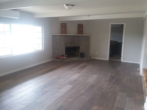 3rd image of 4449 N Van Dyke Ave