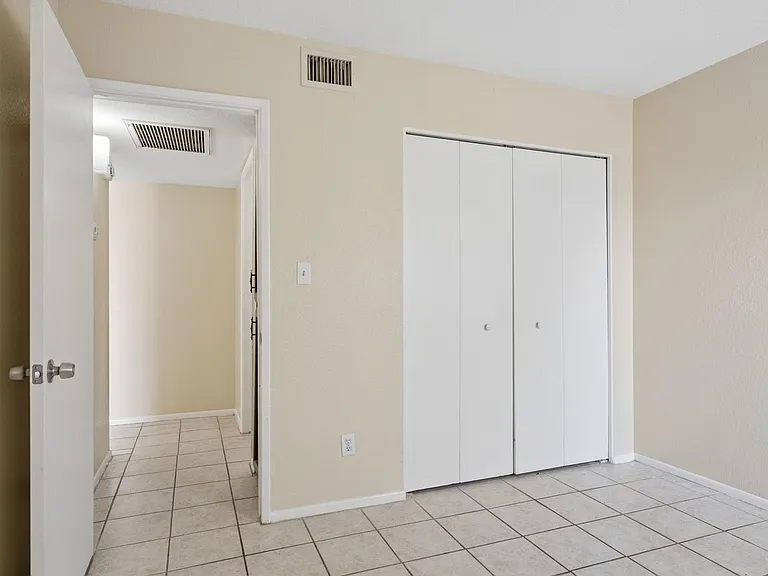 1927 E Hampton Ave #216 — Photo 18