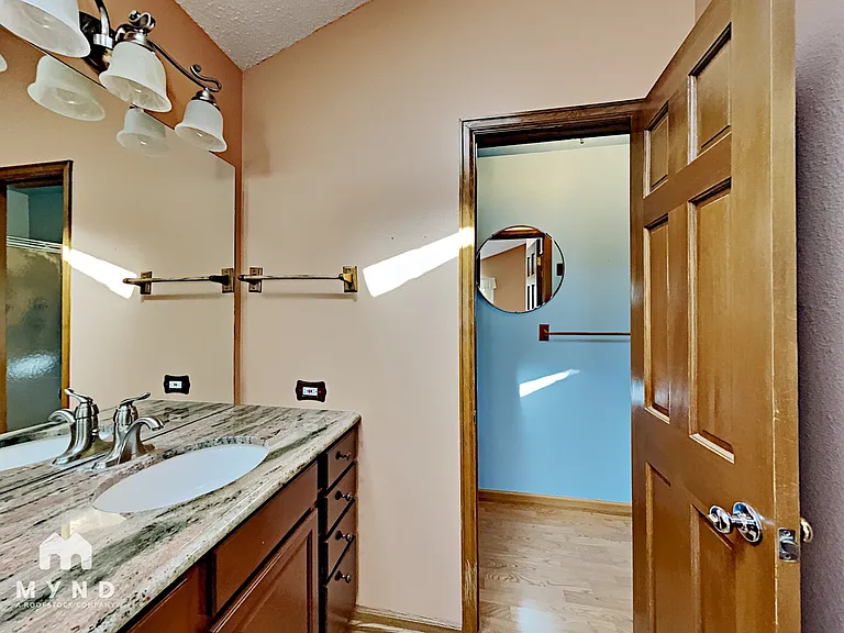2402 S Gray Dr — Photo 24