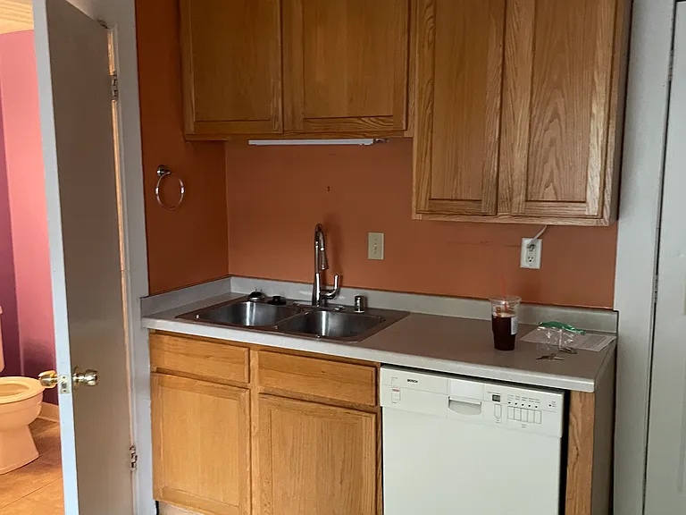 614 S Brooks St #1 — Photo 2