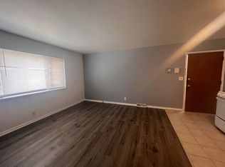 1517 Royall Pl, Milwaukee, WI 53202