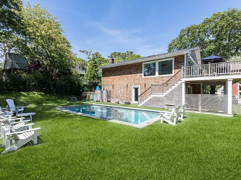 14 McKinley Rd — Photo 2