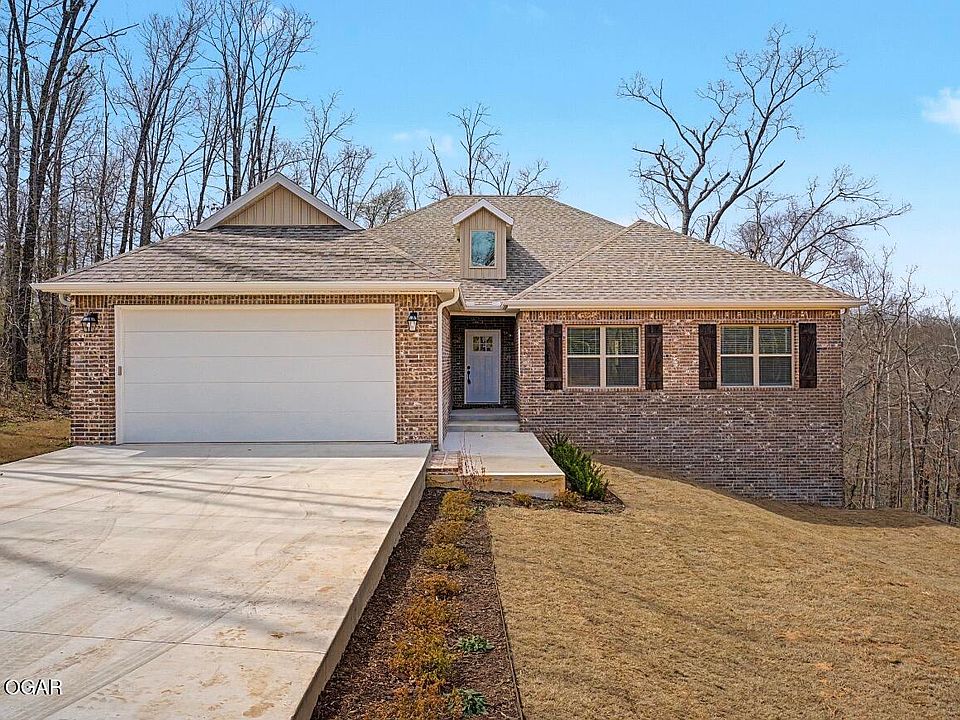 1st image of 1 Insh Cir