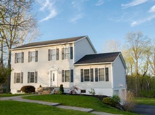 4 Whalen Dr, Hopewell Junction, NY 12533