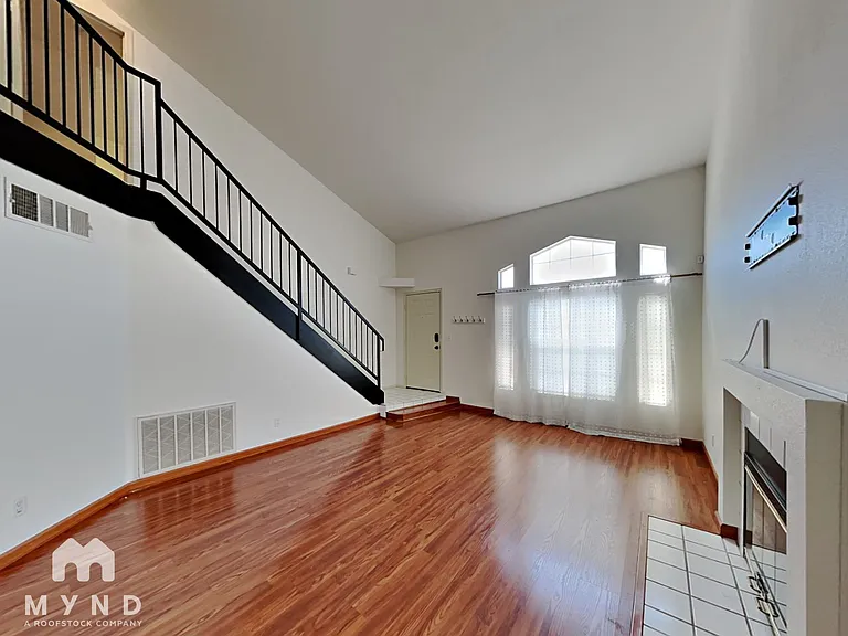 8042 Laurena Ave — Photo 3