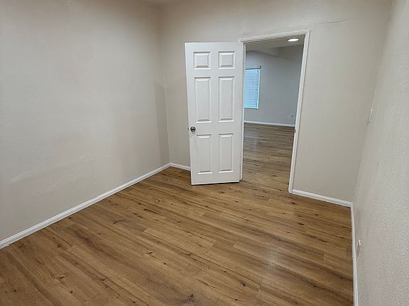 5th image of 14904 7th St