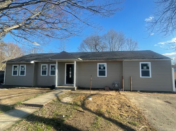 (undisclosed Address), Central Islip, NY 11722