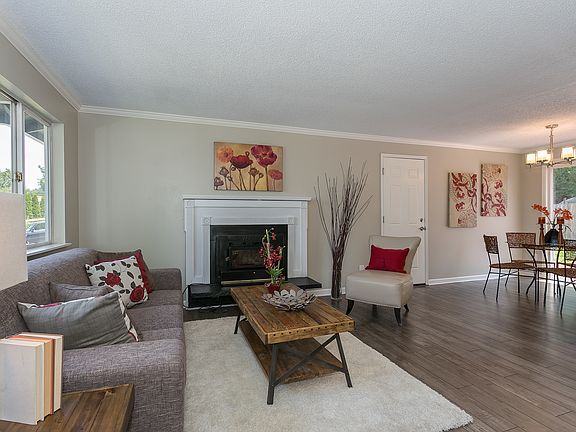 4th image of 915 87th Ave NE