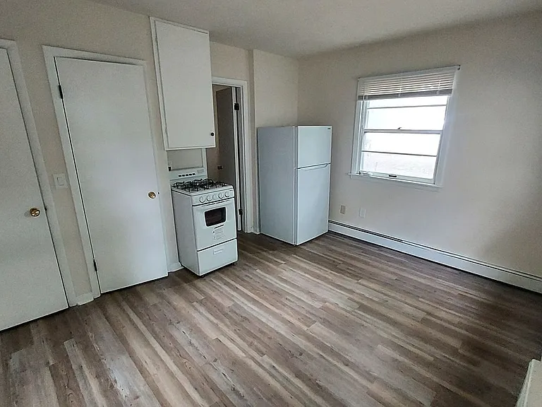 601 W Springfield Ave — Photo 2