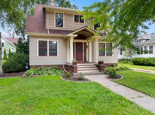 1214 W New York Ave, Oshkosh, WI 54901