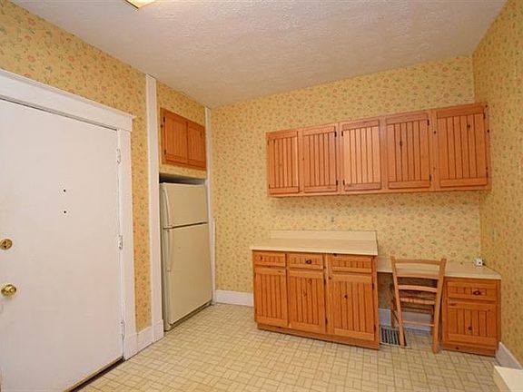5th image of 1445 Thompson Heights Ave