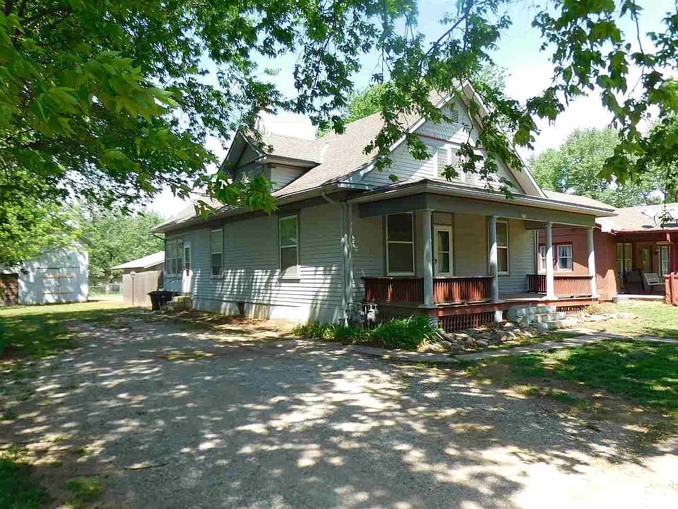 1st image of 211 N Kansas Ave
