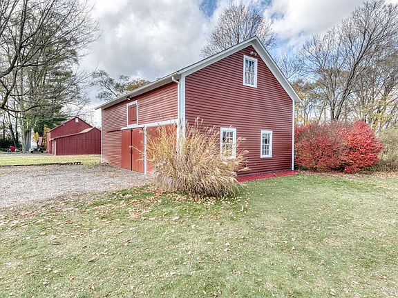 3rd image of 89 Maple Street